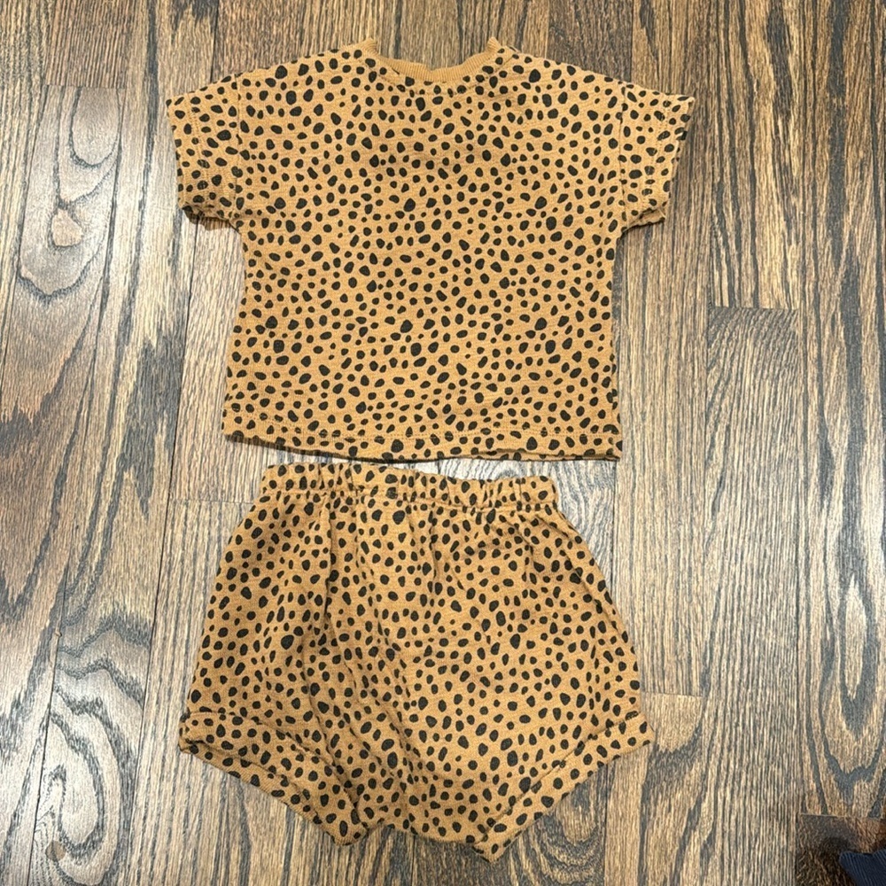 Old Navy Baby leopard 2 piece matching set short sleeve and short animal print - Picture 2 of 4